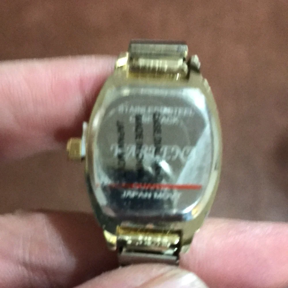 NWOT Stunning Woman’s Kareena Gold watch. Very Popular. Boutique - Picture 2 of 3